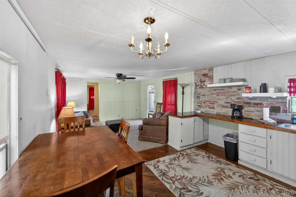 9207 447 ROAD Spavinaw, OK 74366