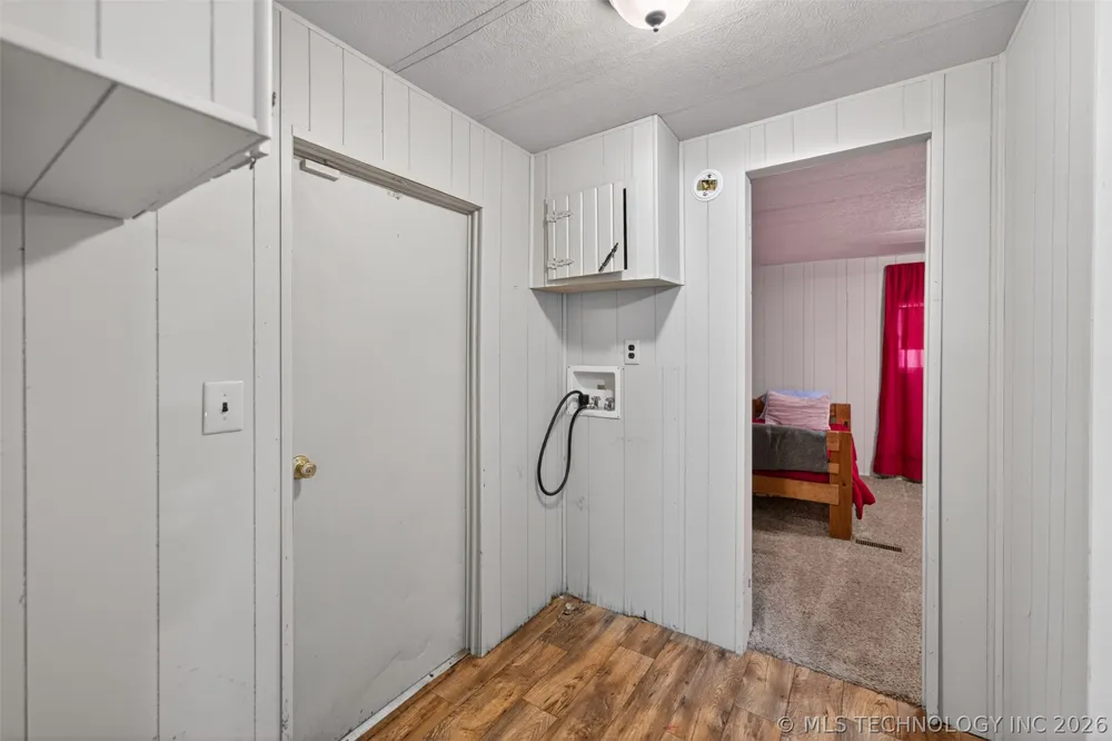 9207 447 ROAD Spavinaw, OK 74366