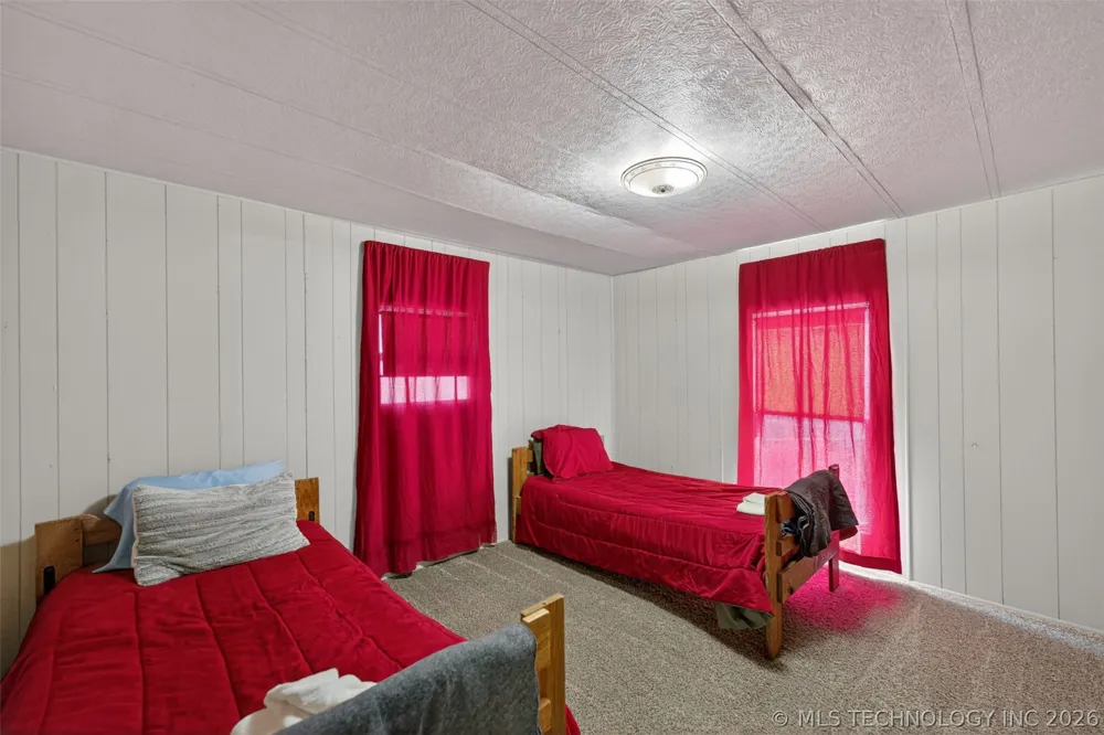 9207 447 ROAD Spavinaw, OK 74366