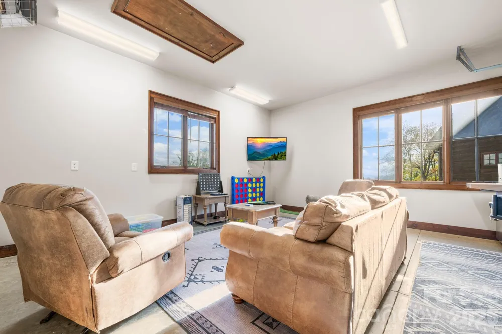 92 White Eagle Trail Banner Elk, NC 28604
