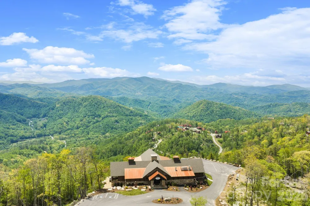 92 White Eagle Trail Banner Elk, NC 28604