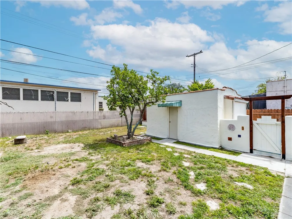 4638 Pine Pico Rivera, CA 90660