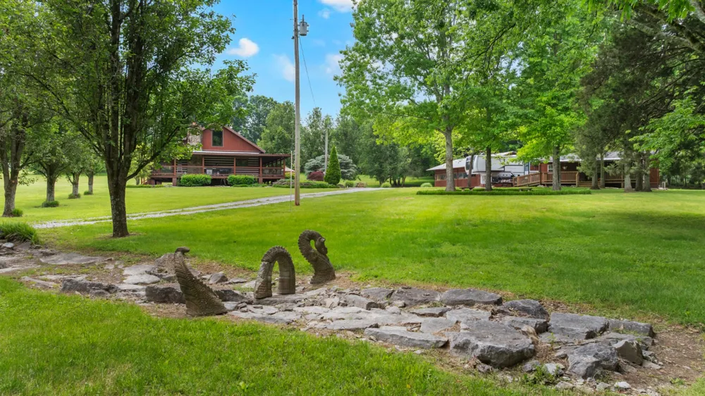 990 Bugscuffle Rd Wartrace, TN 37183