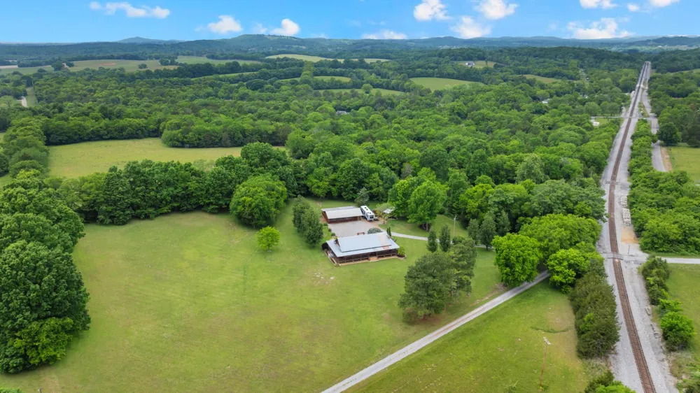 990 Bugscuffle Rd Wartrace, TN 37183