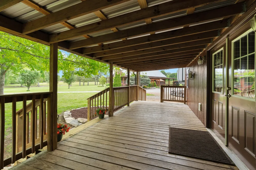 990 Bugscuffle Rd Wartrace, TN 37183