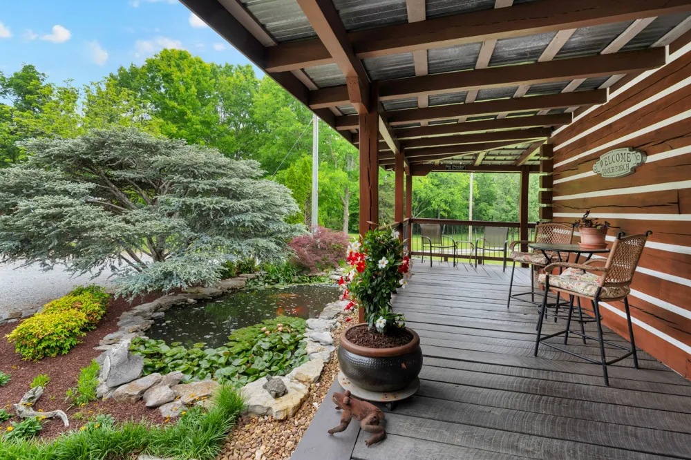 990 Bugscuffle Rd Wartrace, TN 37183