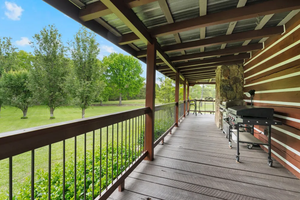 990 Bugscuffle Rd Wartrace, TN 37183