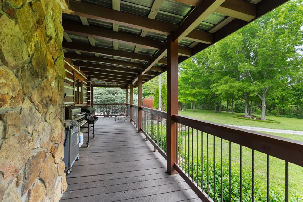 990 Bugscuffle Rd Wartrace, TN 37183