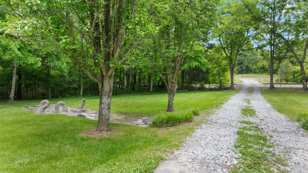 990 Bugscuffle Rd Wartrace, TN 37183
