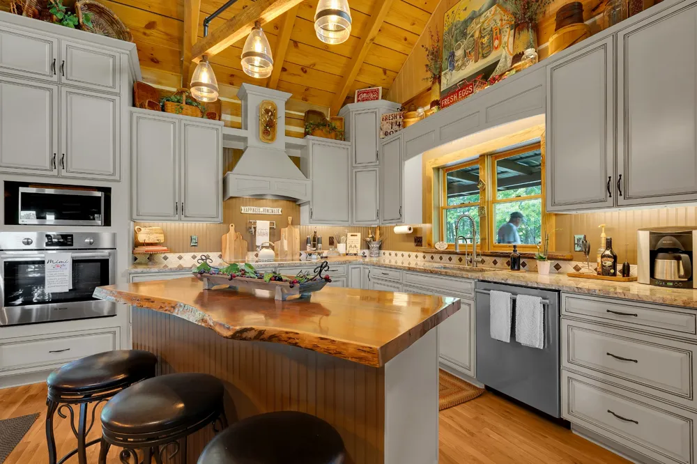 990 Bugscuffle Rd Wartrace, TN 37183