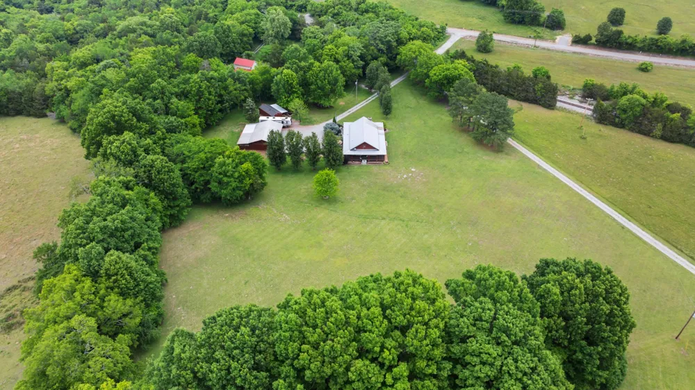 990 Bugscuffle Rd Wartrace, TN 37183
