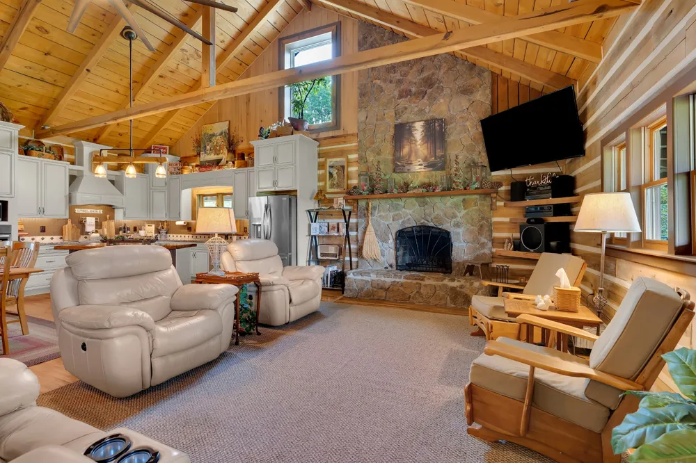 990 Bugscuffle Rd Wartrace, TN 37183