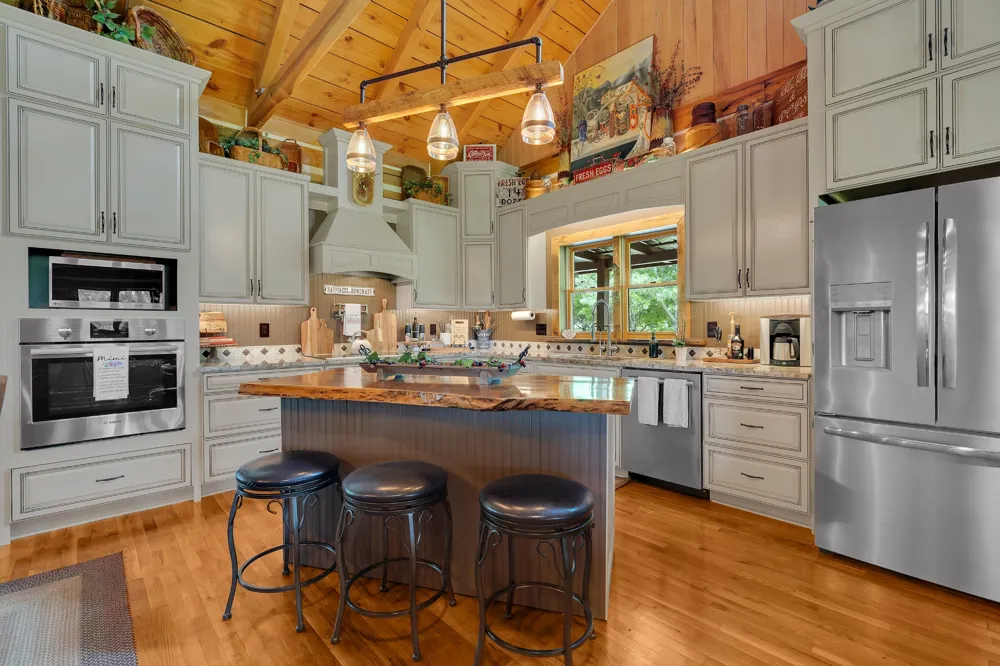 990 Bugscuffle Rd Wartrace, TN 37183