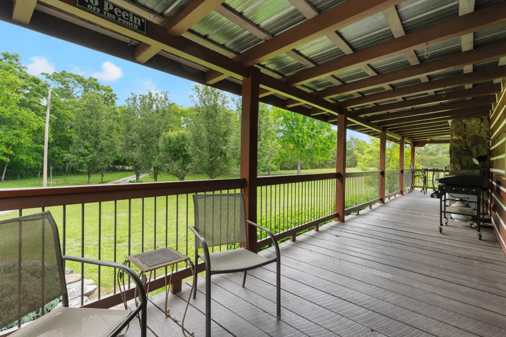990 Bugscuffle Rd Wartrace, TN 37183