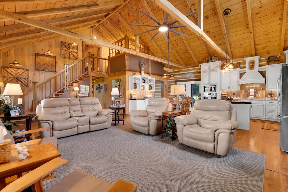 990 Bugscuffle Rd Wartrace, TN 37183