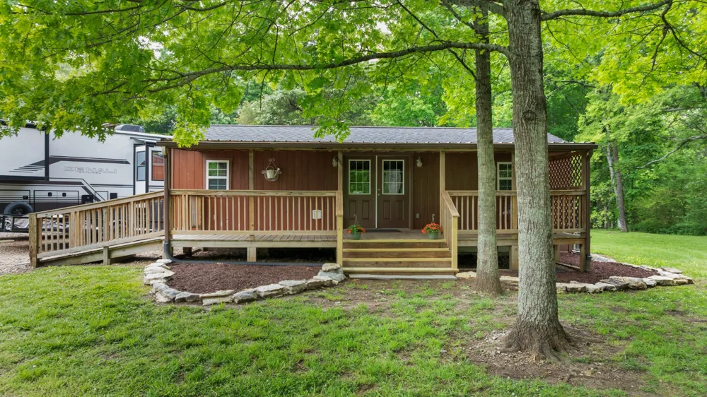 990 Bugscuffle Rd Wartrace, TN 37183