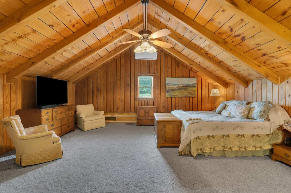 990 Bugscuffle Rd Wartrace, TN 37183