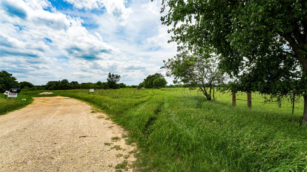 County Road 302 Rockdale, TX 78947