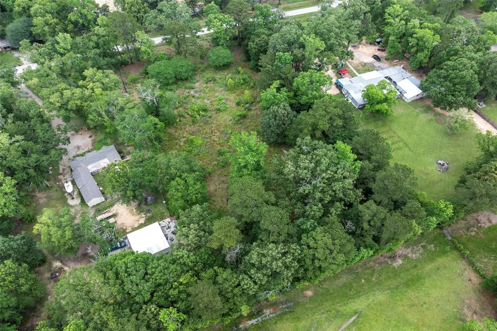 207 Blue Lake Drive Huffman, TX 77336