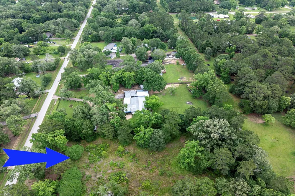 207 Blue Lake Drive Huffman, TX 77336
