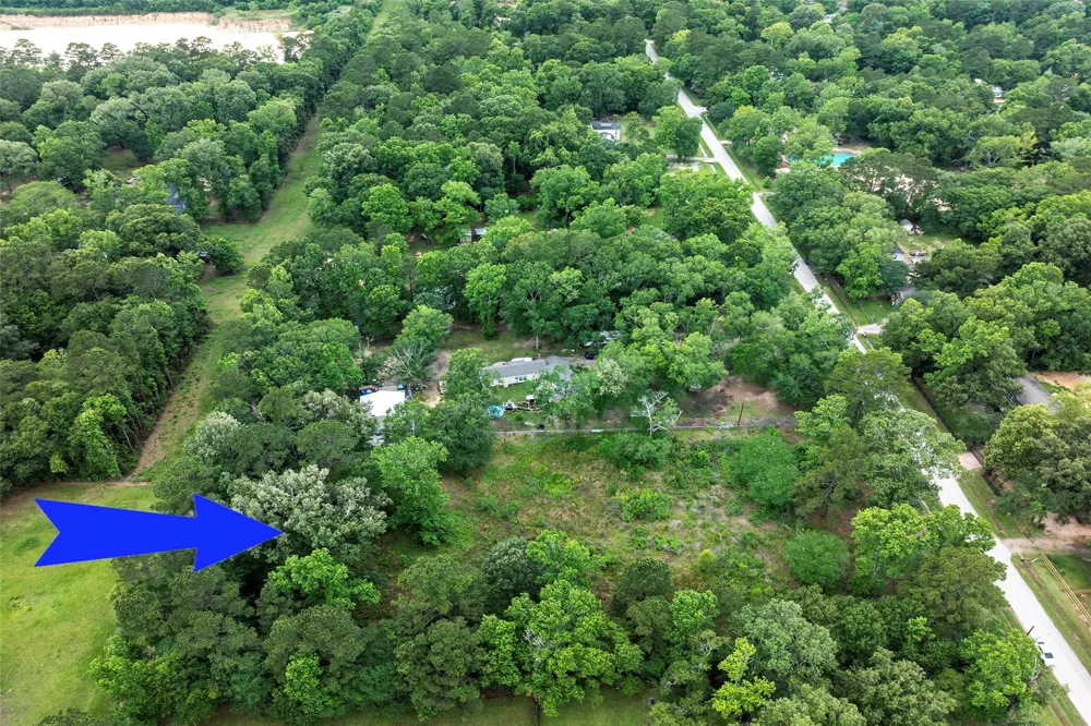 207 Blue Lake Drive Huffman, TX 77336