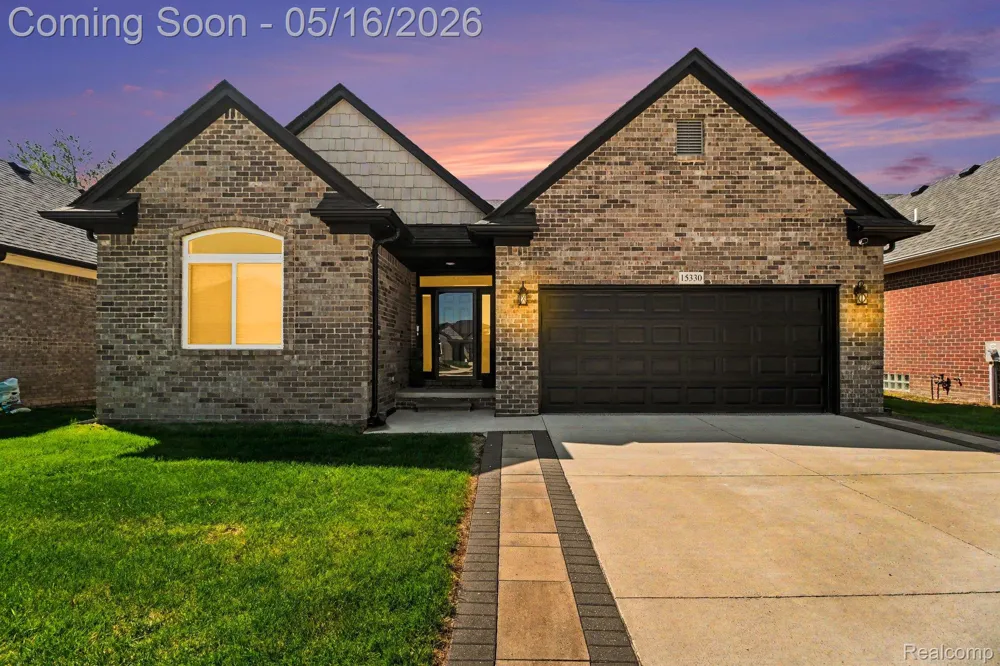 15330 Eton Pointe Drive Clinton Charter Township, MI 48035