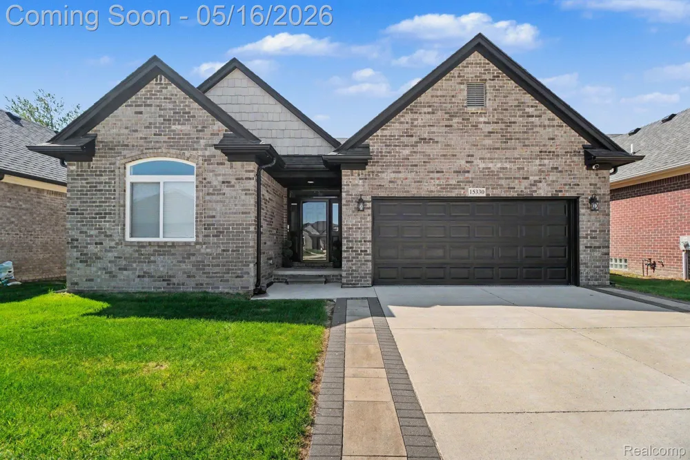 15330 Eton Pointe Drive Clinton Charter Township, MI 48035