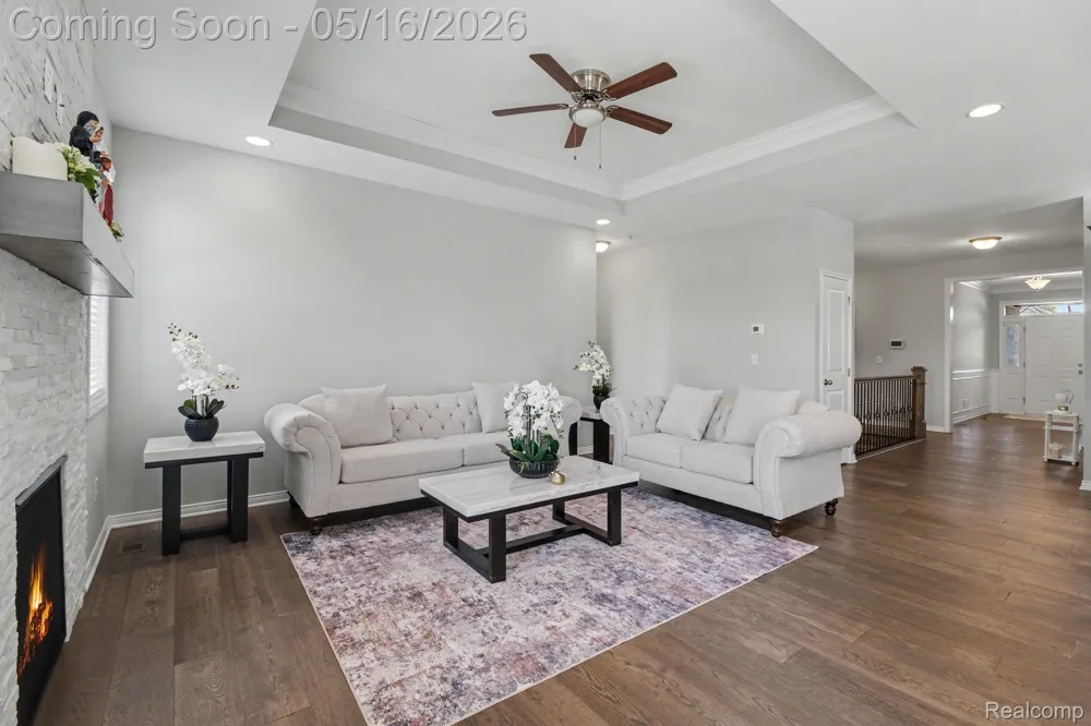 15330 Eton Pointe Drive Clinton Charter Township, MI 48035