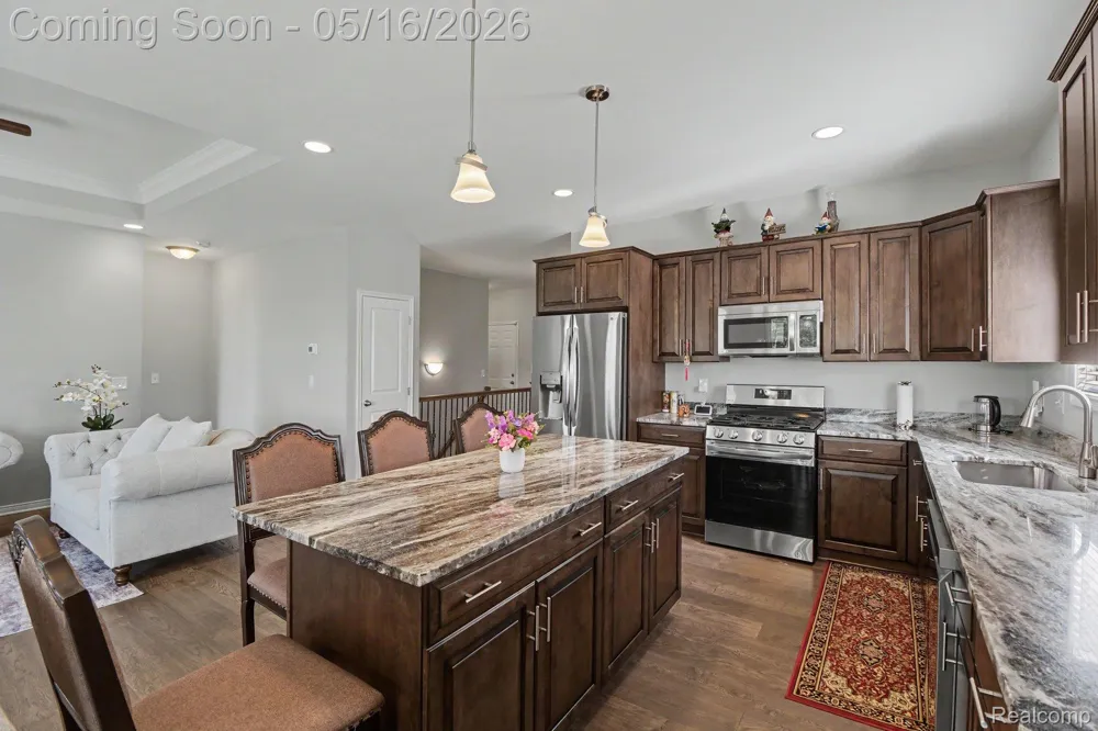 15330 Eton Pointe Drive Clinton Charter Township, MI 48035