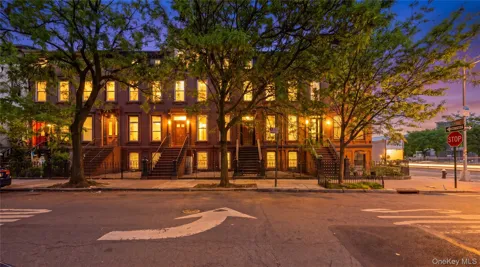 4 Hart Street