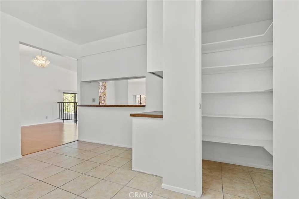 1321 Greenbriar Road Glendale, CA 91207