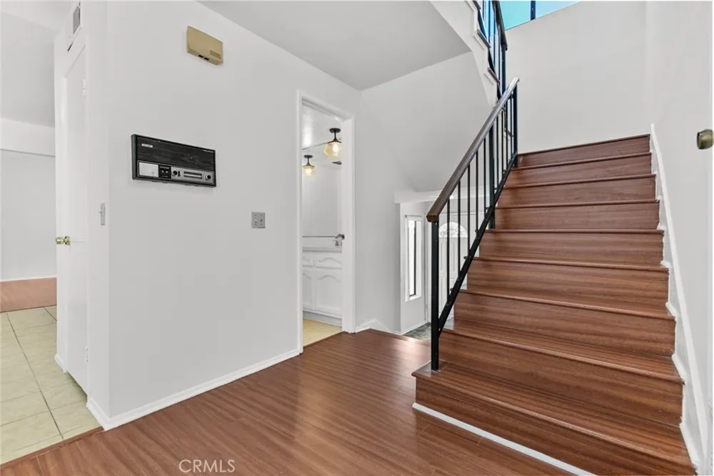 1321 Greenbriar Road Glendale, CA 91207