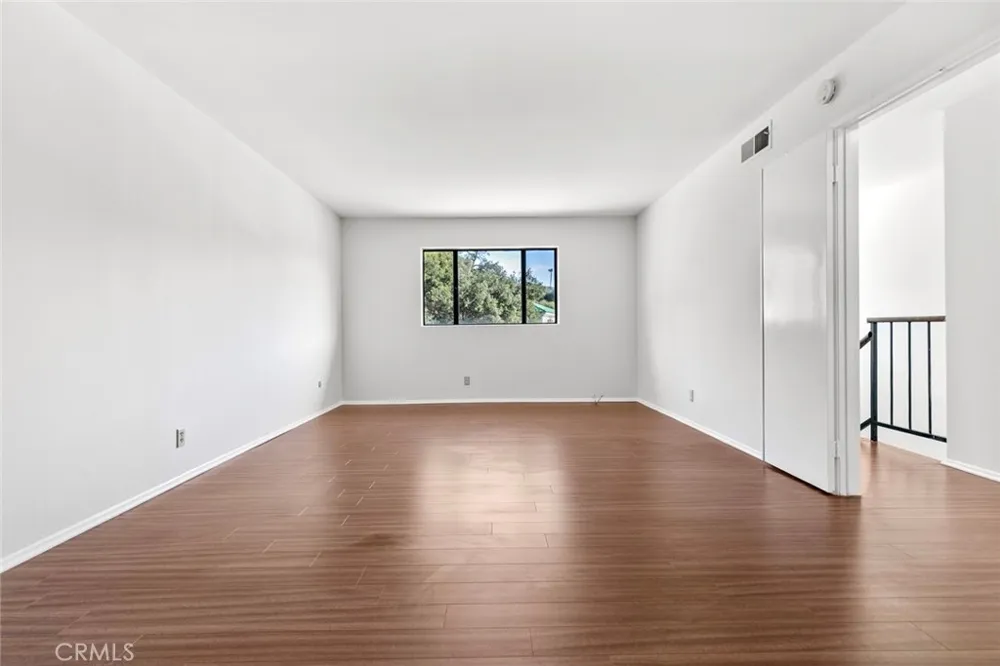 1321 Greenbriar Road Glendale, CA 91207