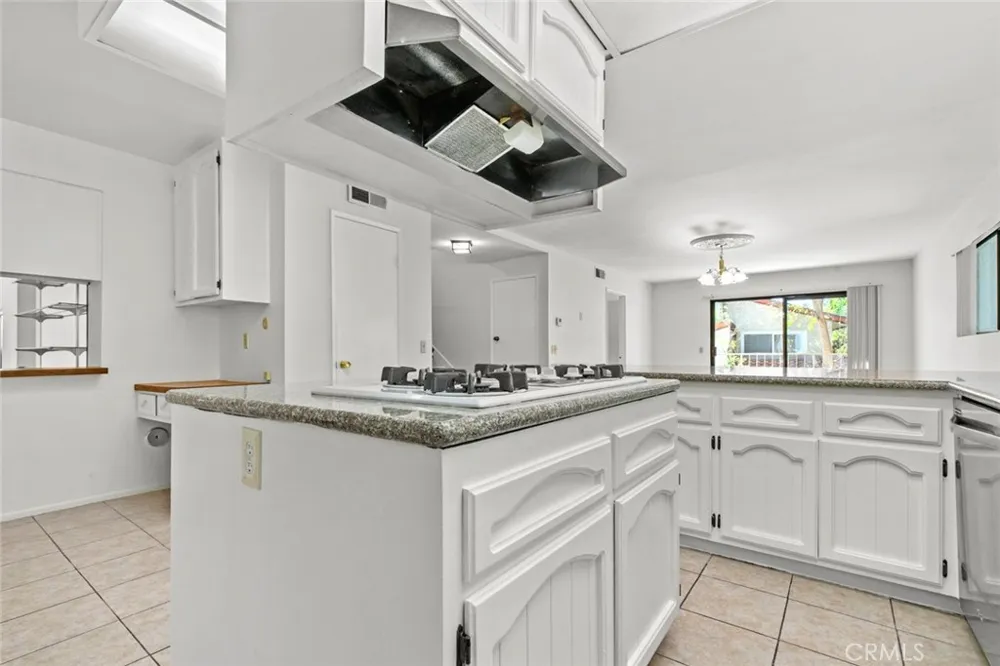 1321 Greenbriar Road Glendale, CA 91207