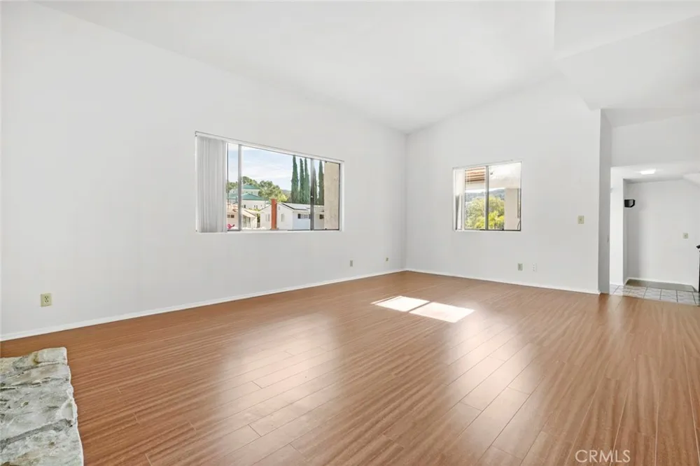 1321 Greenbriar Road Glendale, CA 91207
