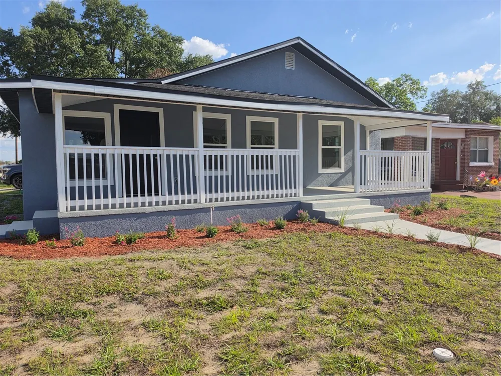 201 DR J A WILTSHIRE AVENUE W
