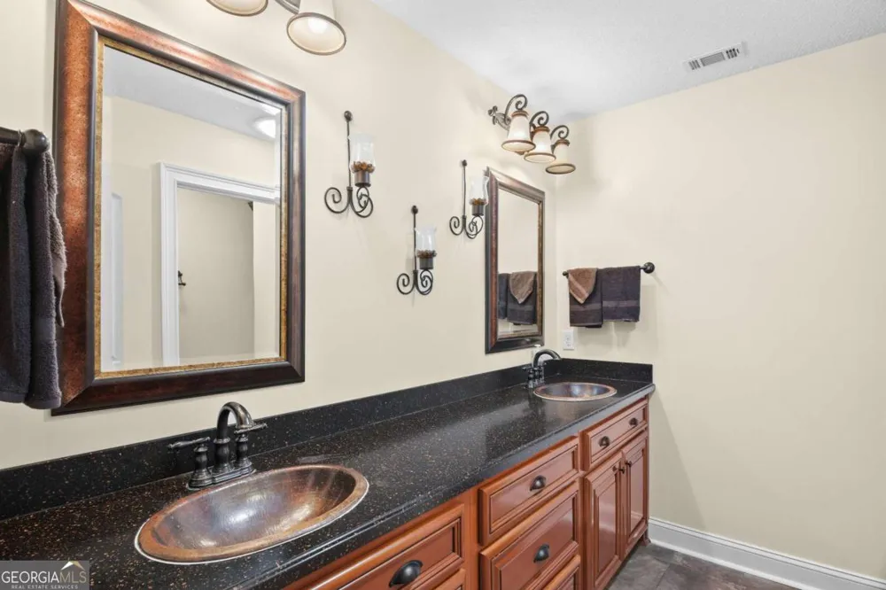 1198 Fiddlers CV NE Townsend, GA 31331