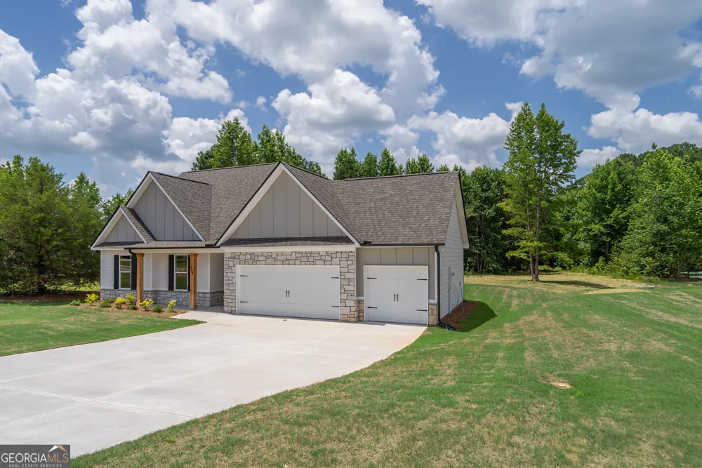 208 Squirrel RUN Good Hope, GA 30641
