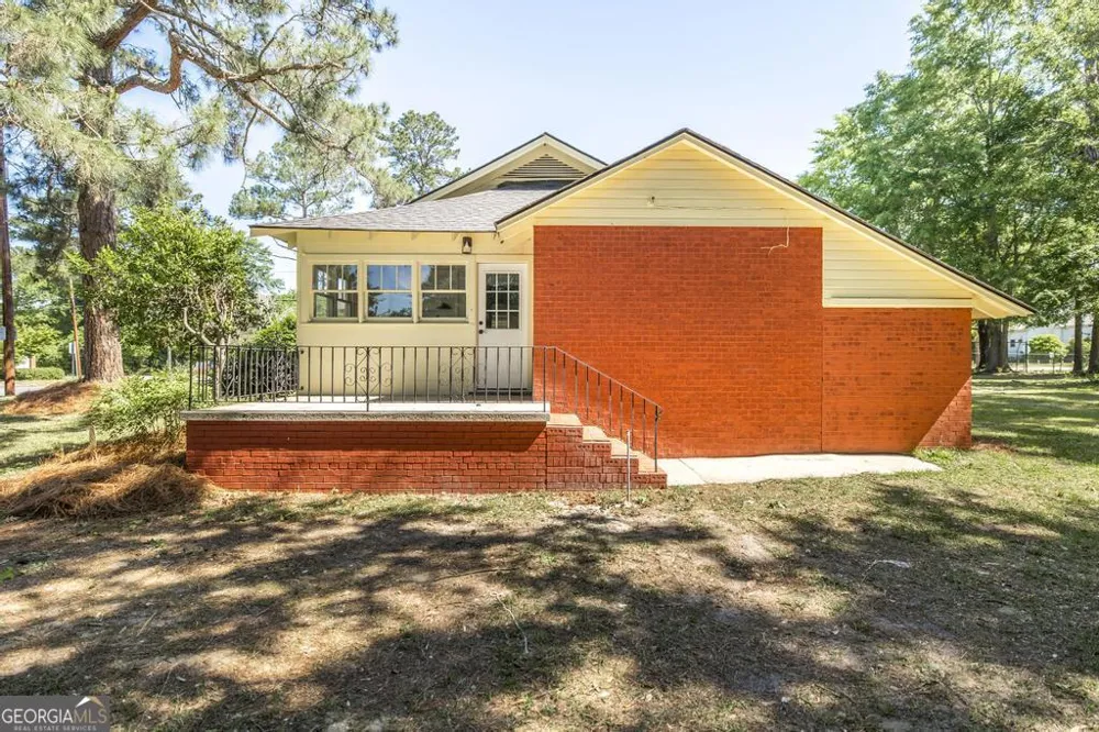 197 Commerce ST Hawkinsville, GA 31036
