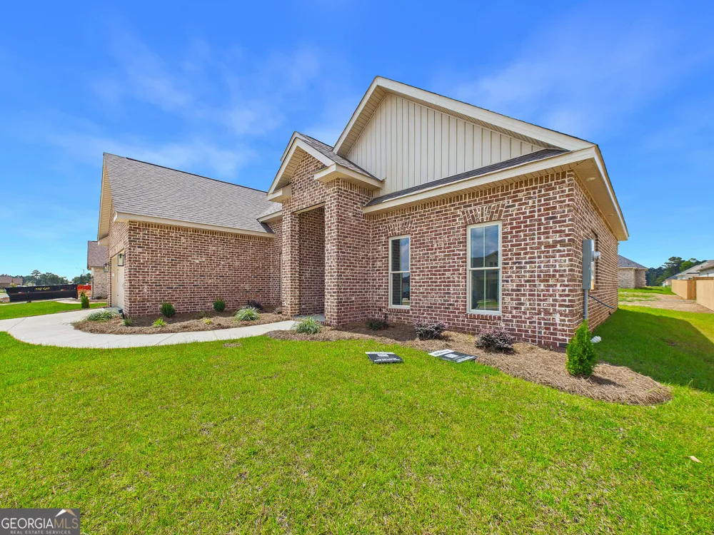 132 Blue Mist LN Kathleen, GA 31047