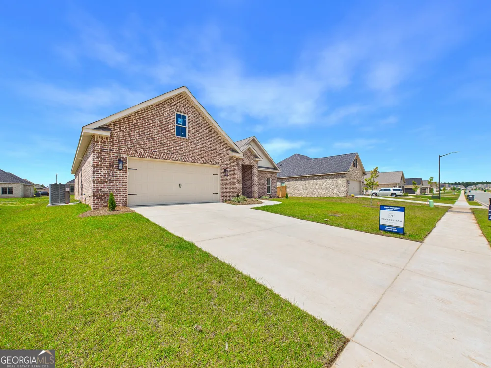 132 Blue Mist LN Kathleen, GA 31047