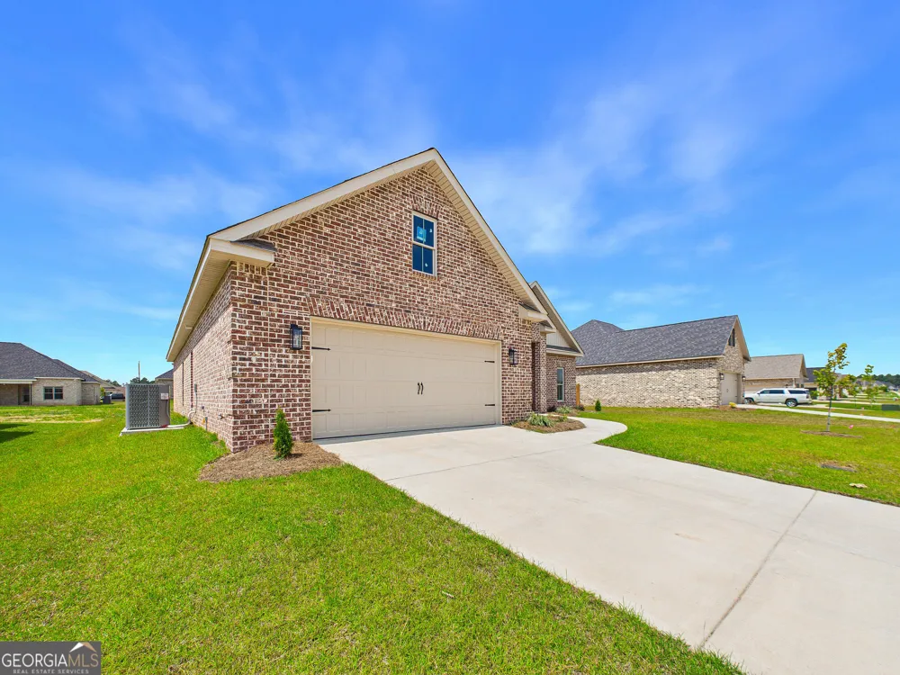 132 Blue Mist LN Kathleen, GA 31047