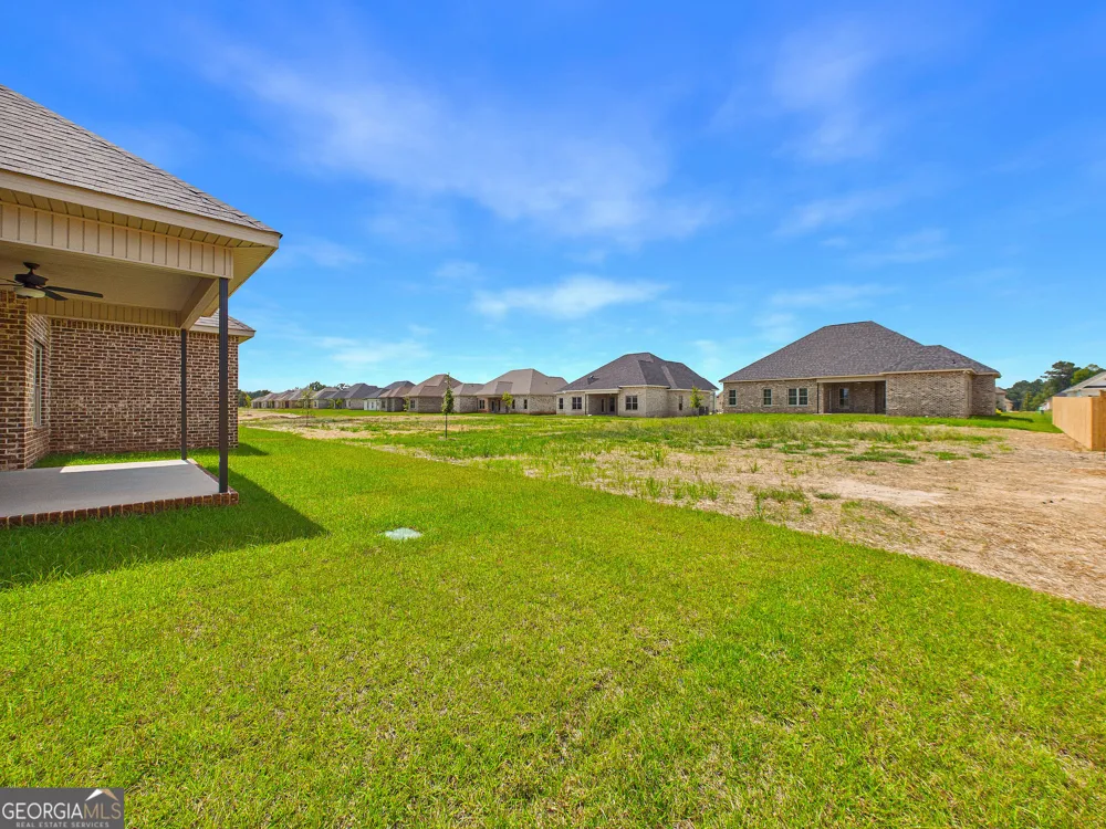 132 Blue Mist LN Kathleen, GA 31047