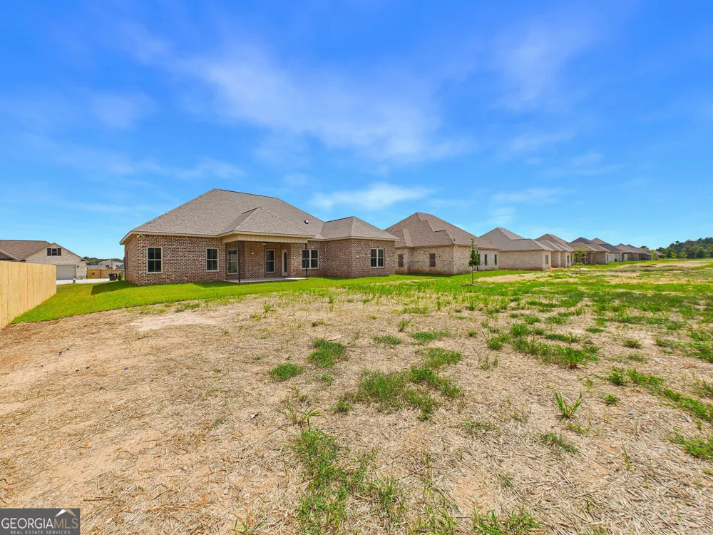 132 Blue Mist LN Kathleen, GA 31047