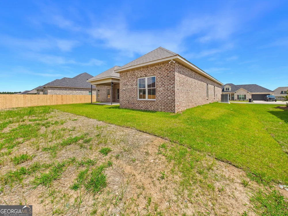 132 Blue Mist LN Kathleen, GA 31047
