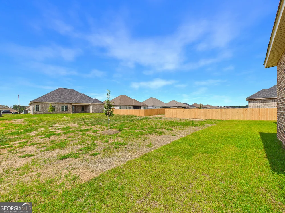 132 Blue Mist LN Kathleen, GA 31047