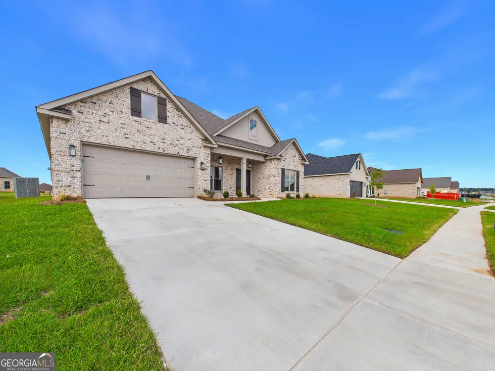 142 Blue Mist LN Kathleen, GA 31047