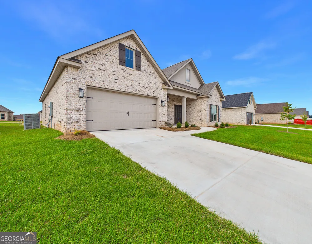 142 Blue Mist LN Kathleen, GA 31047