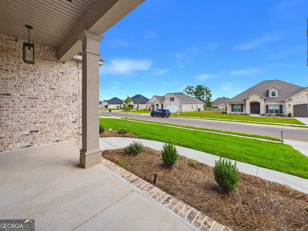 142 Blue Mist LN Kathleen, GA 31047