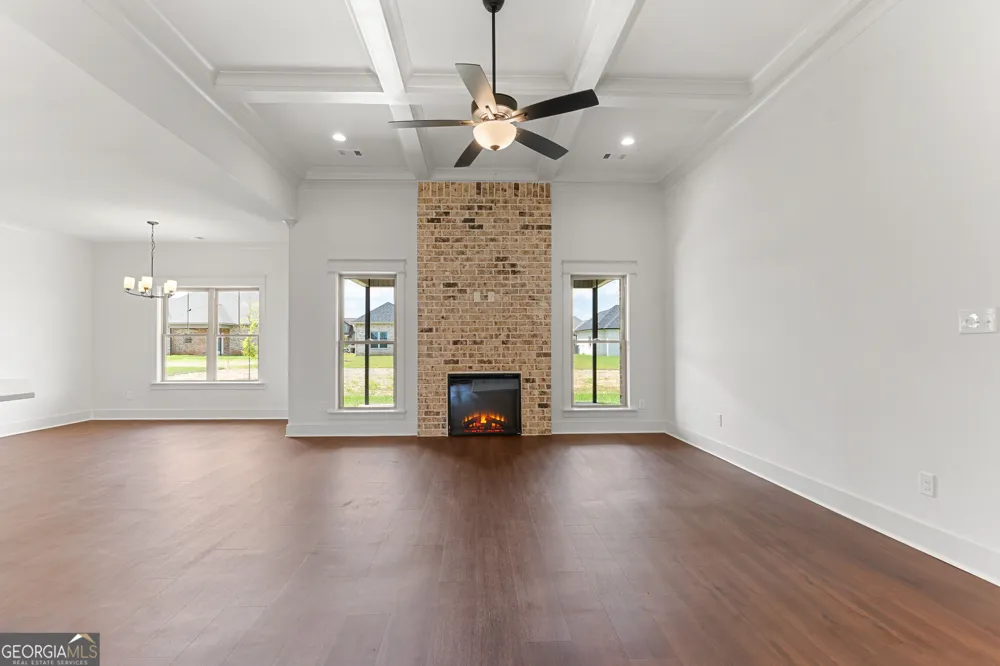 142 Blue Mist LN Kathleen, GA 31047